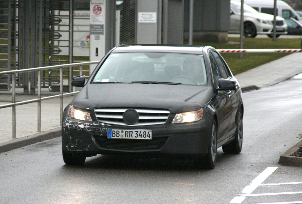 Mercedes C-Class Facelift 2011 (шпионски снимки)