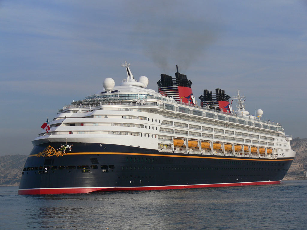 Корабът Disney Dream