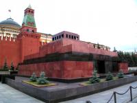 Мавзолеят на Ленин в Москва отново приема посетители
