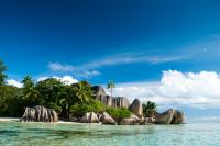 Сейшелският остров Ла Диг пленява с уникални скали