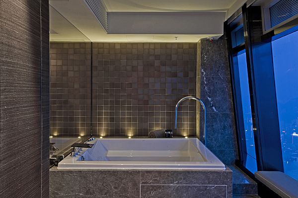 Hirsch Bender Associates в Ritz-Carlton Hong Kong